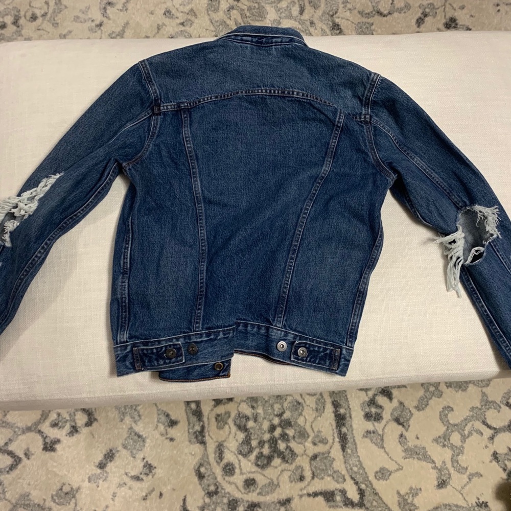 (NWT) Levi Jeans Distressed Denim Jacket - Picture 5 of 5